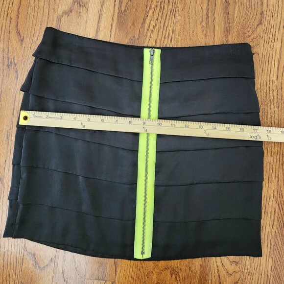 BB Dakota Mini Skirt Black with Yellow Lime Stripe Layered Ruffles Size 4 - Picture 4 of 8